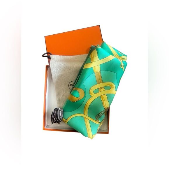Hermès Eperon D'Or Silk Scarf - Picture 1 of 13